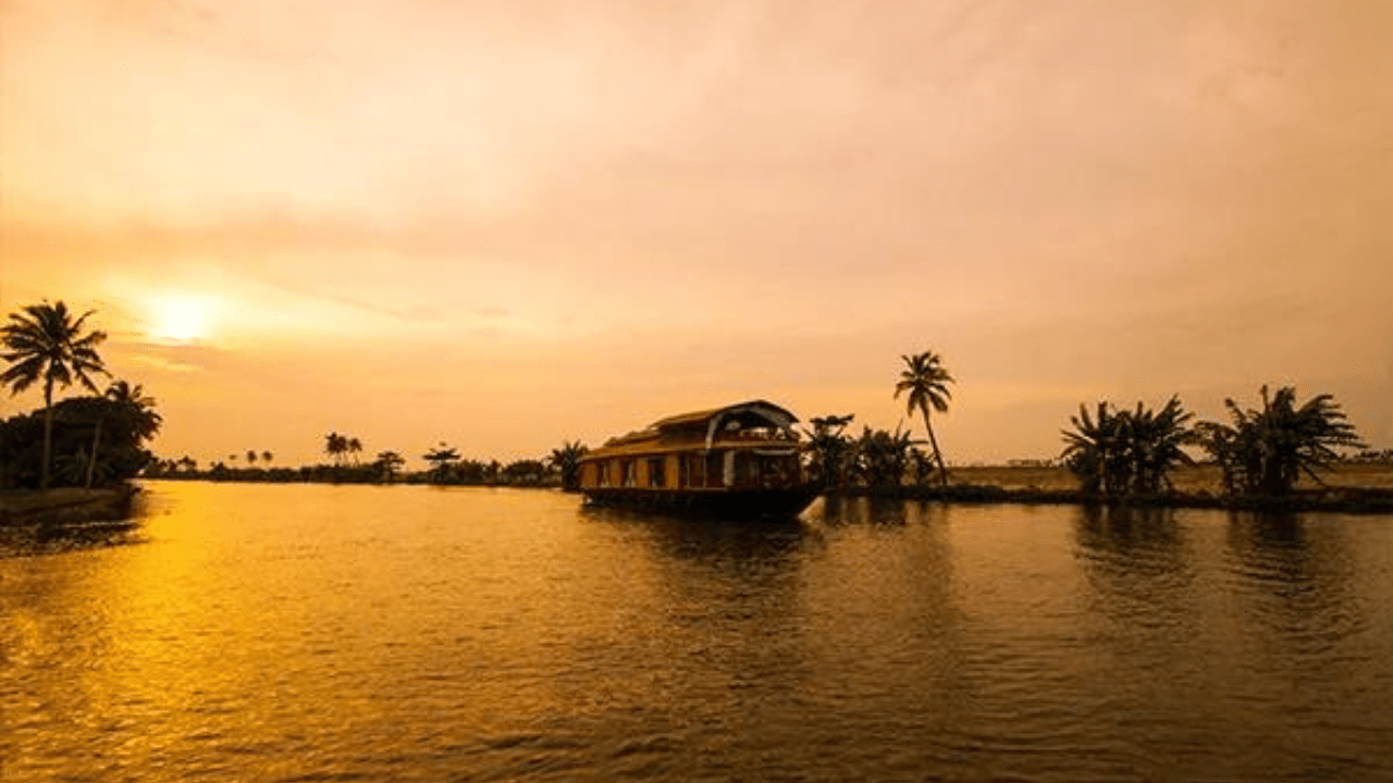 Top 10 places to visit in Alleppey 
